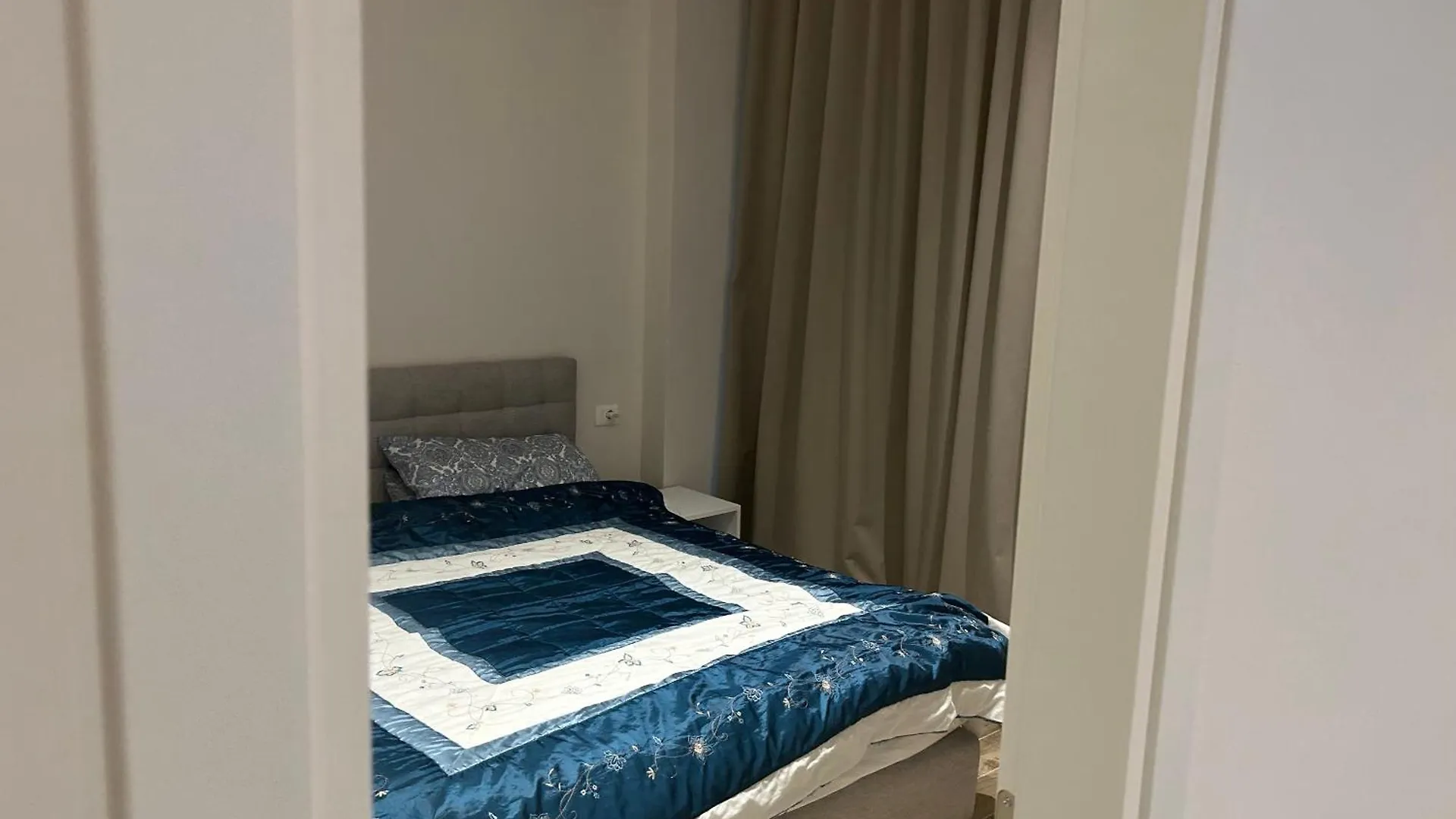 Beach House Durres 0*,